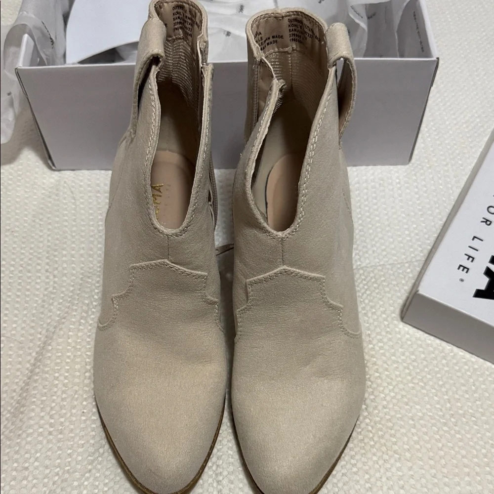 SONOMA Beige Ankle Booties with Block Heel Women’s Size 8.5 - Picture 3 of 7